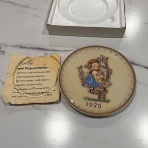 Vintage 1976 6th annual MJ Hummel Collectors Plate HUM269